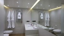 Motor Yacht OCEAN EMERALD - master ensuite